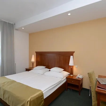 Hunguest Grandhotel Galya 4*